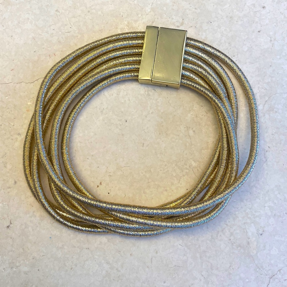 Gold fashion necklace